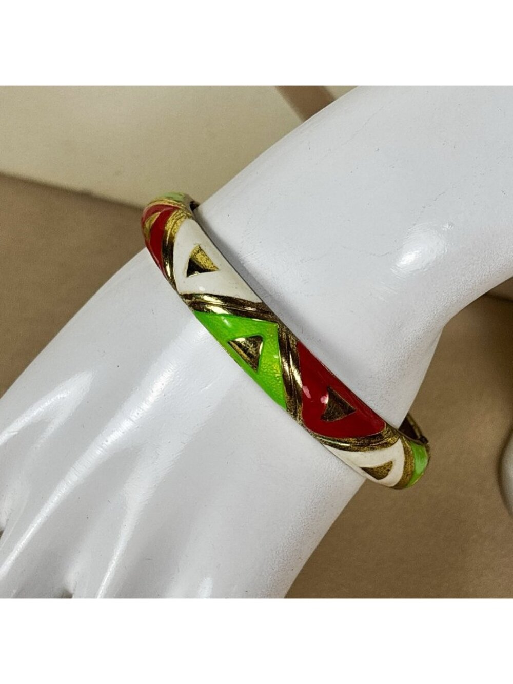 Vintage Jin Long Xing Retro Geometric Bangle Green White Red Gold Tone Sz 7 A81
